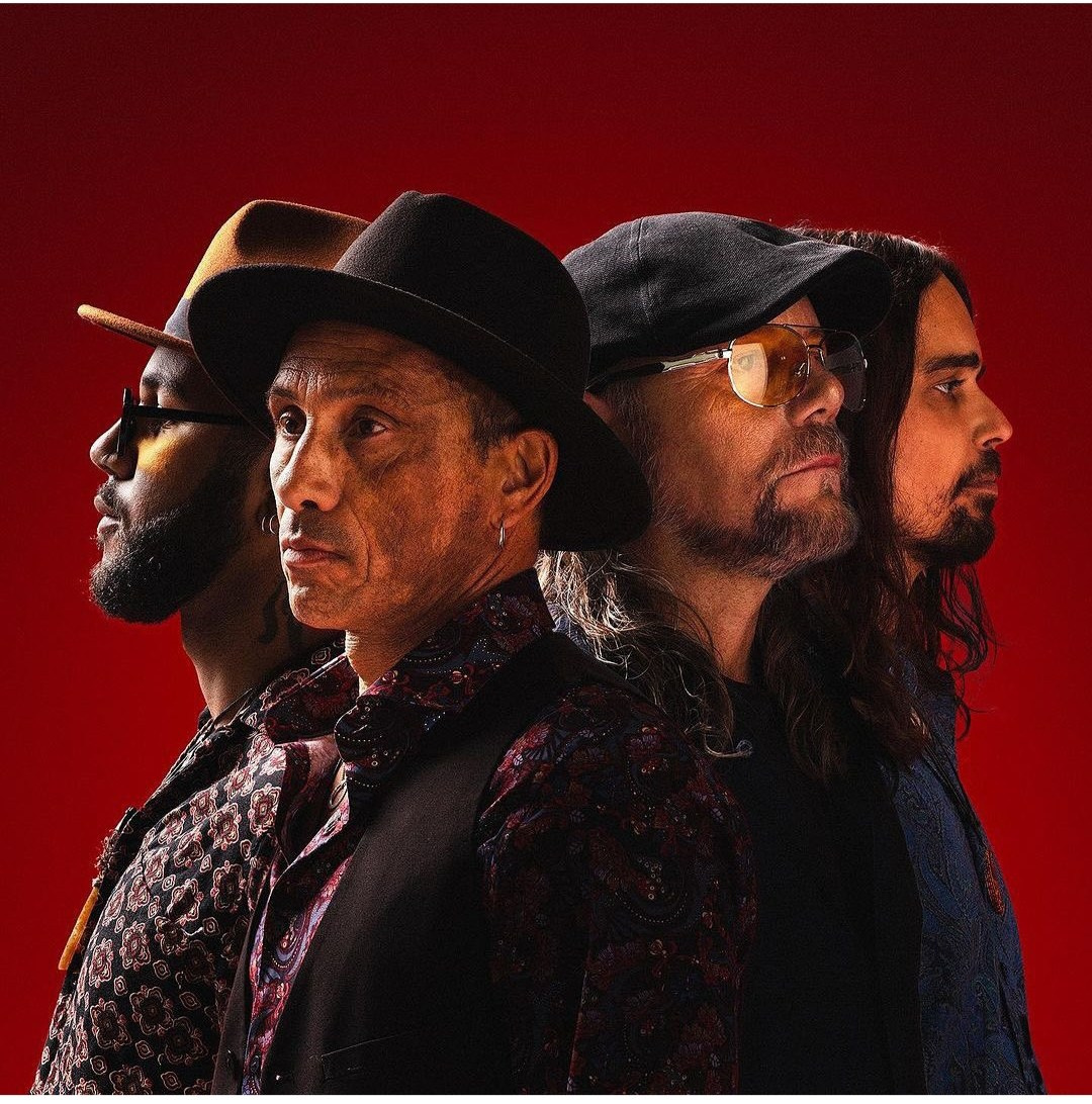 По трое-пятеро