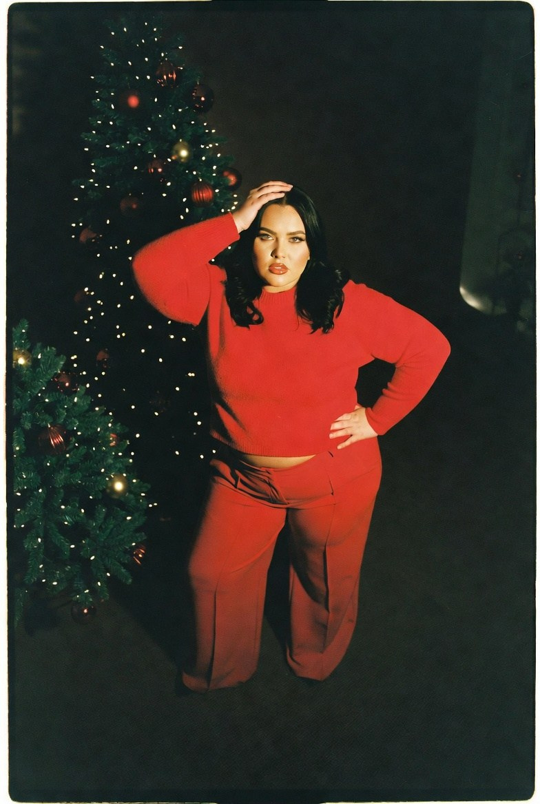 Плюс сайз в красном