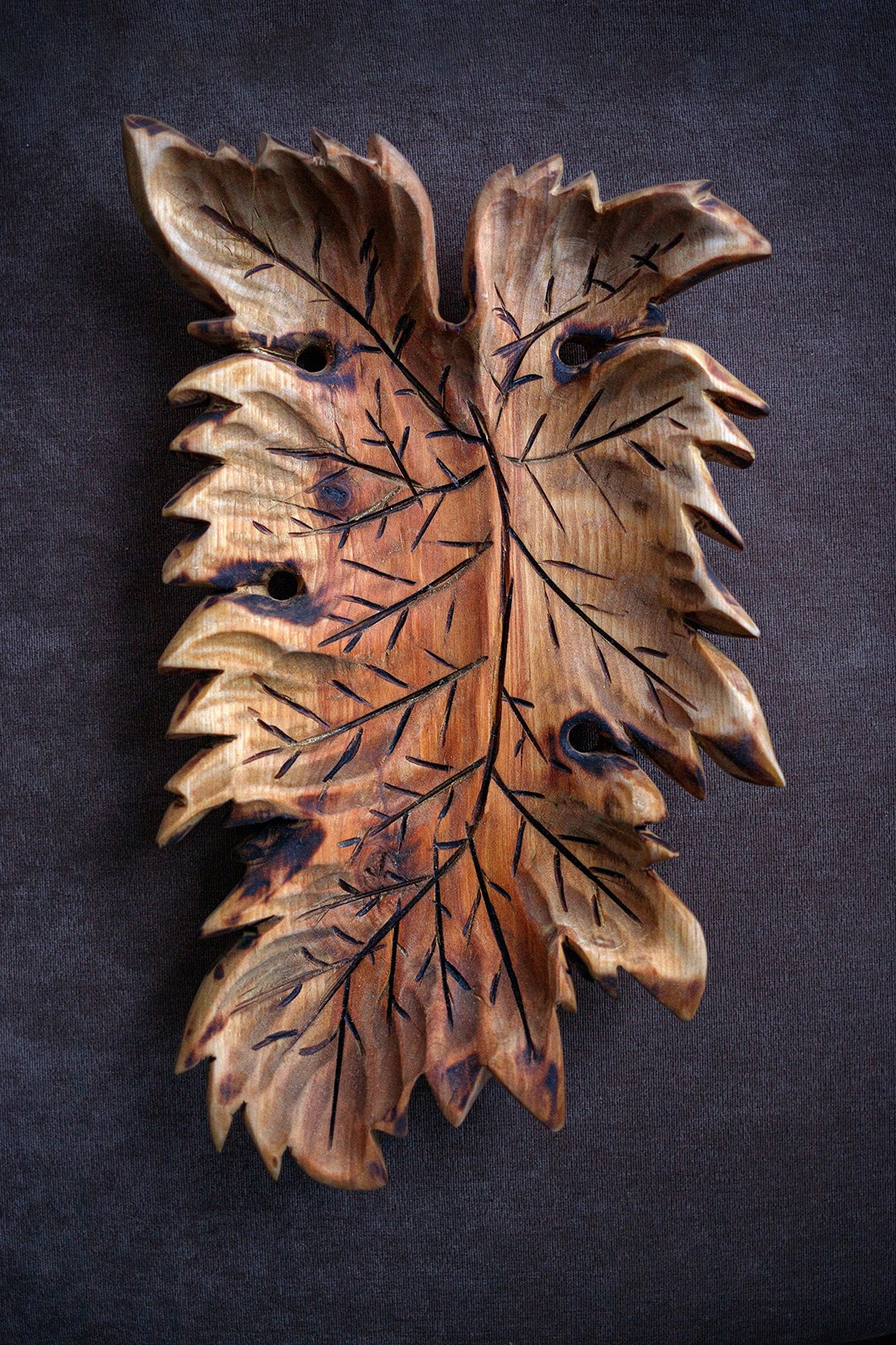 Лист из дерева - уникальна ручная работа