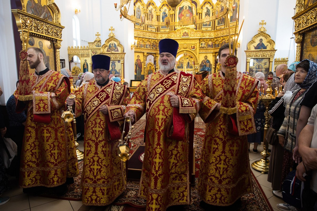 Архиерейское Богослужение в Неделю 4-ю по Пятидесятнице. Саратовское Северо-Западное благочиние