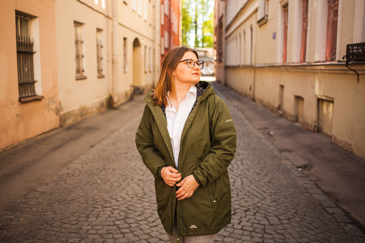 Helen, the guide of the city. Darin the photographer