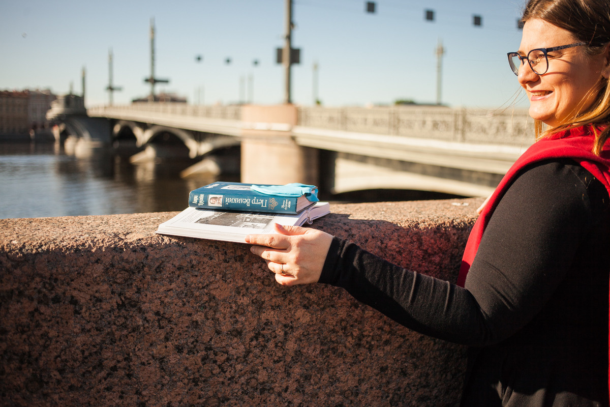 Helen, the guide of the city. Darin the photographer