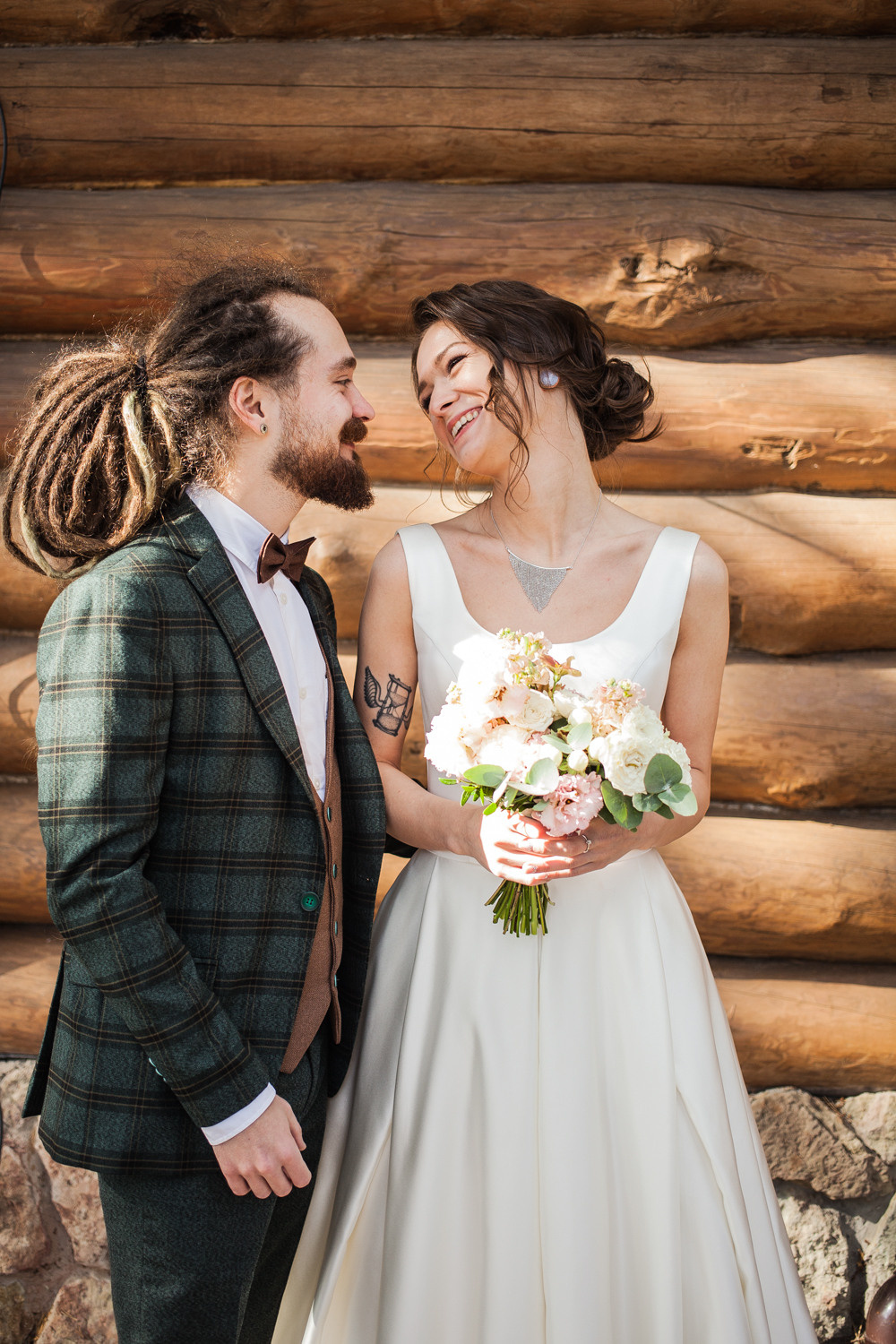 Nata and Vasily wedding on the bay. Darin the photographer