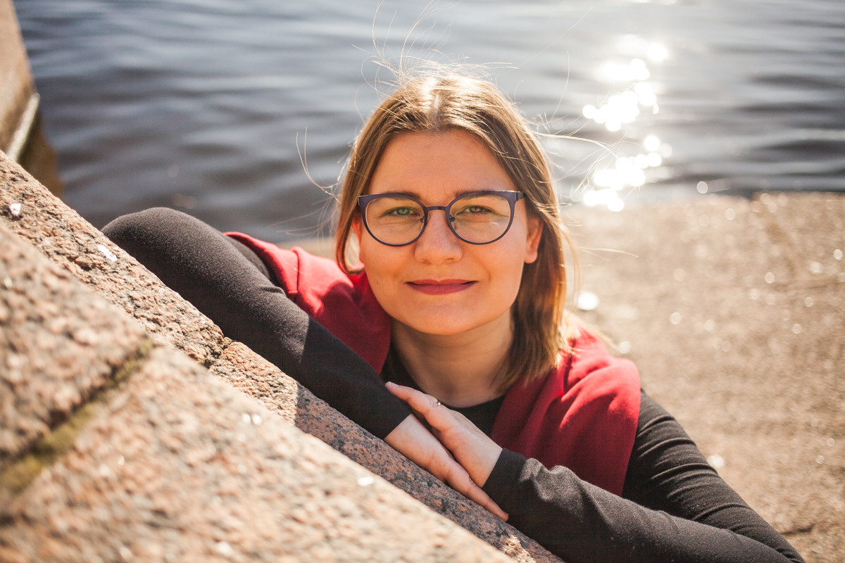 Helen, the guide of the city. Darin the photographer