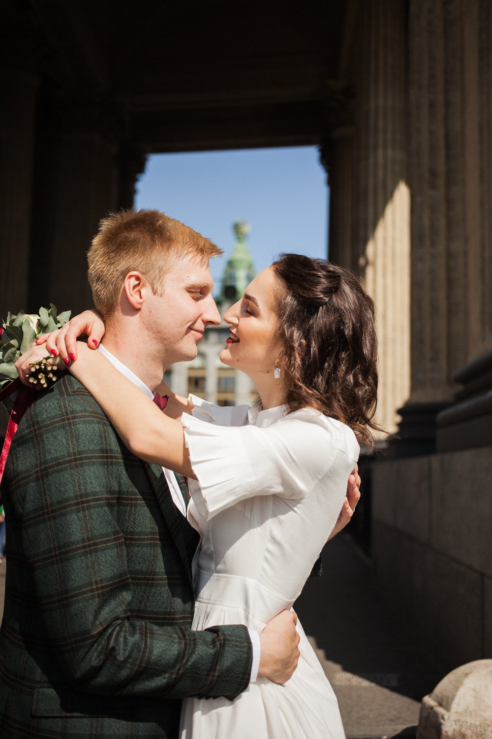 Alexa and Dmitry street wedding. Darin the photographer