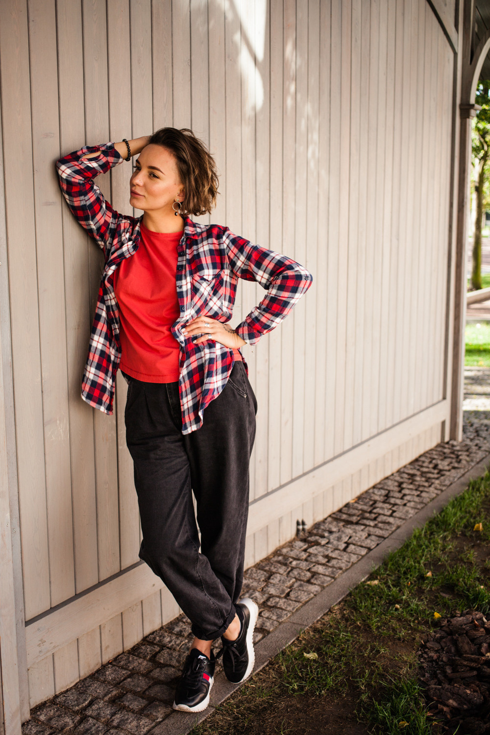 Juliya in the park. Darin the photographer