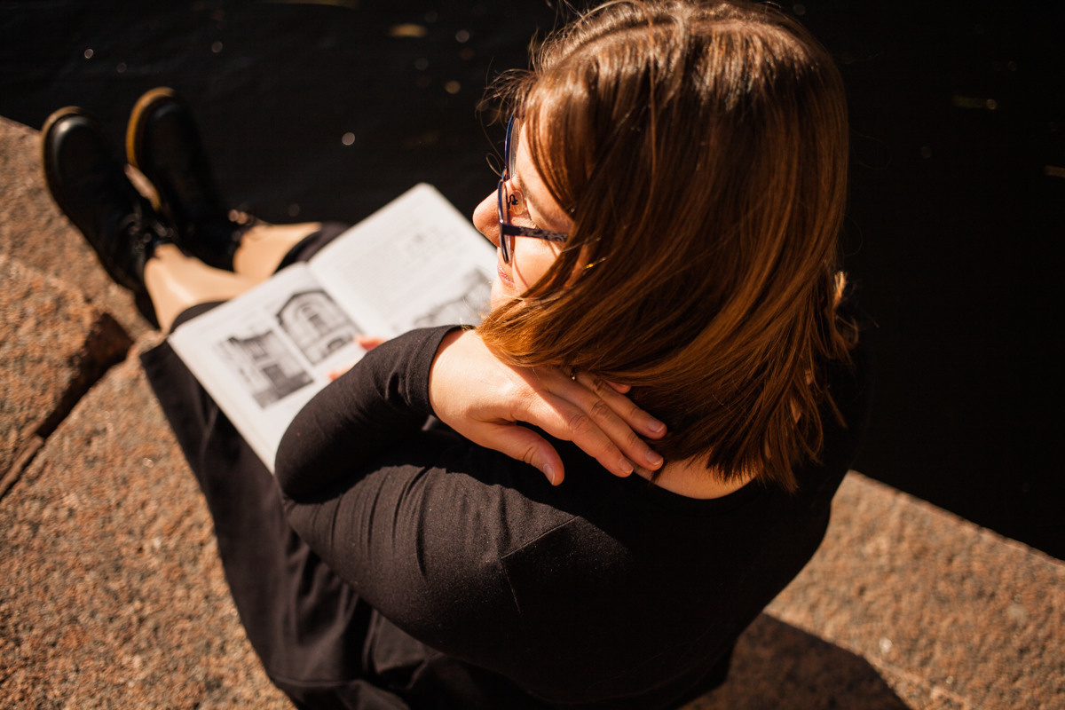 Helen, the guide of the city. Darin the photographer