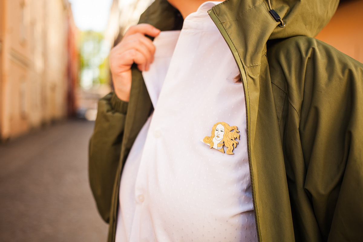 Helen, the guide of the city. Darin the photographer