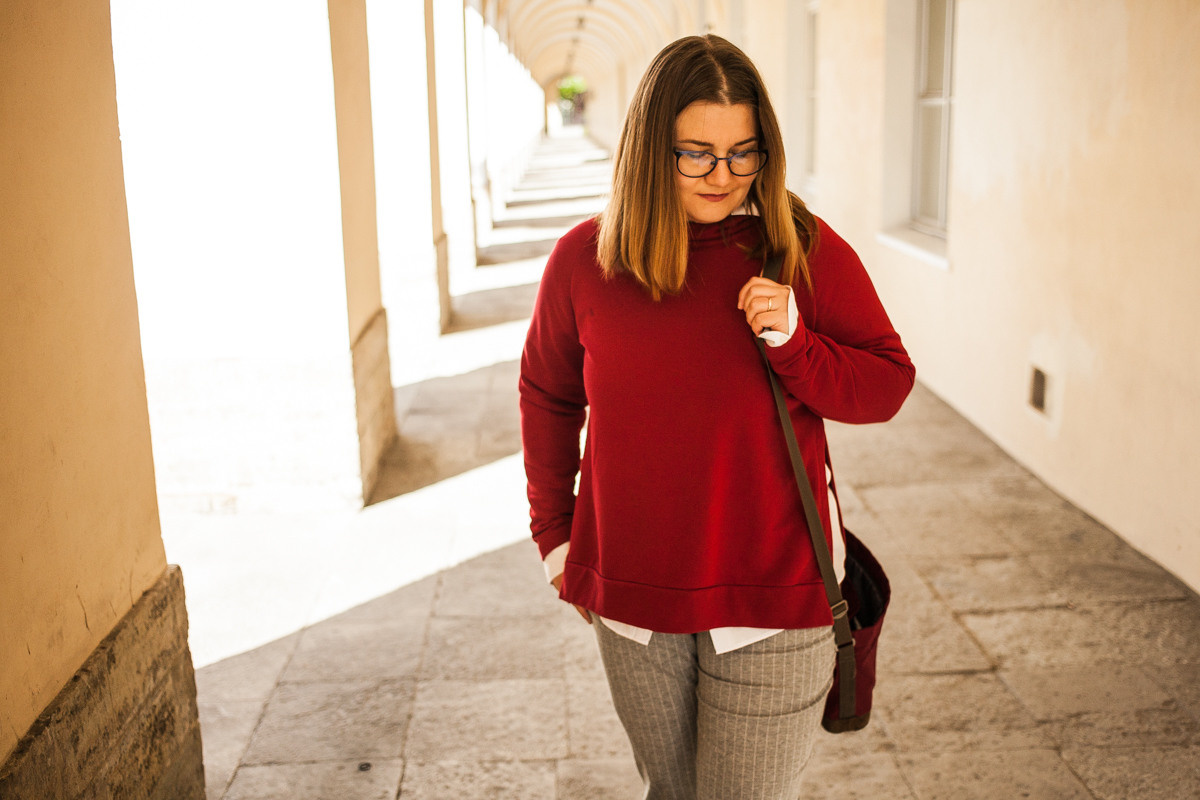 Helen, the guide of the city. Darin the photographer