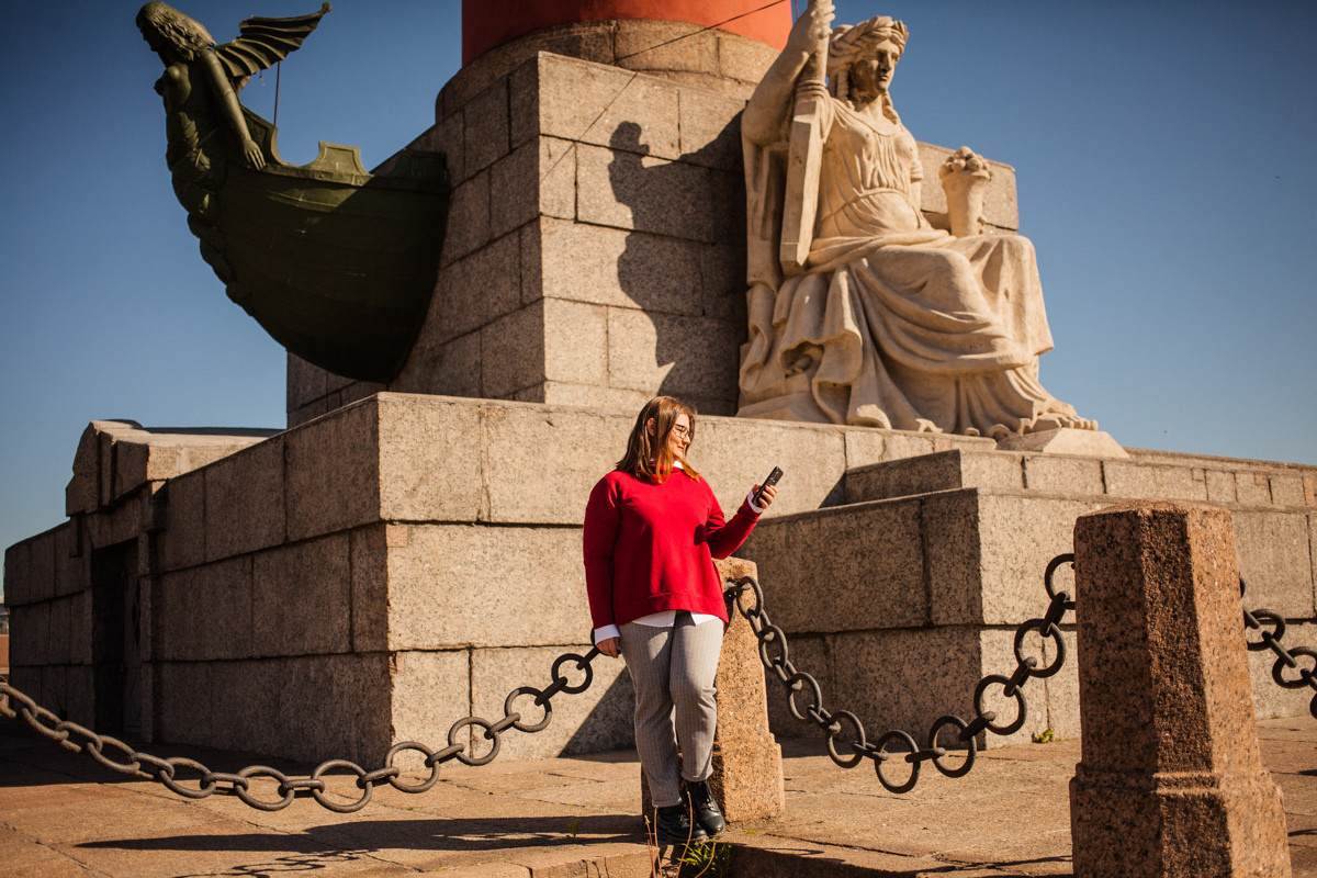 Helen, the guide of the city. Darin the photographer