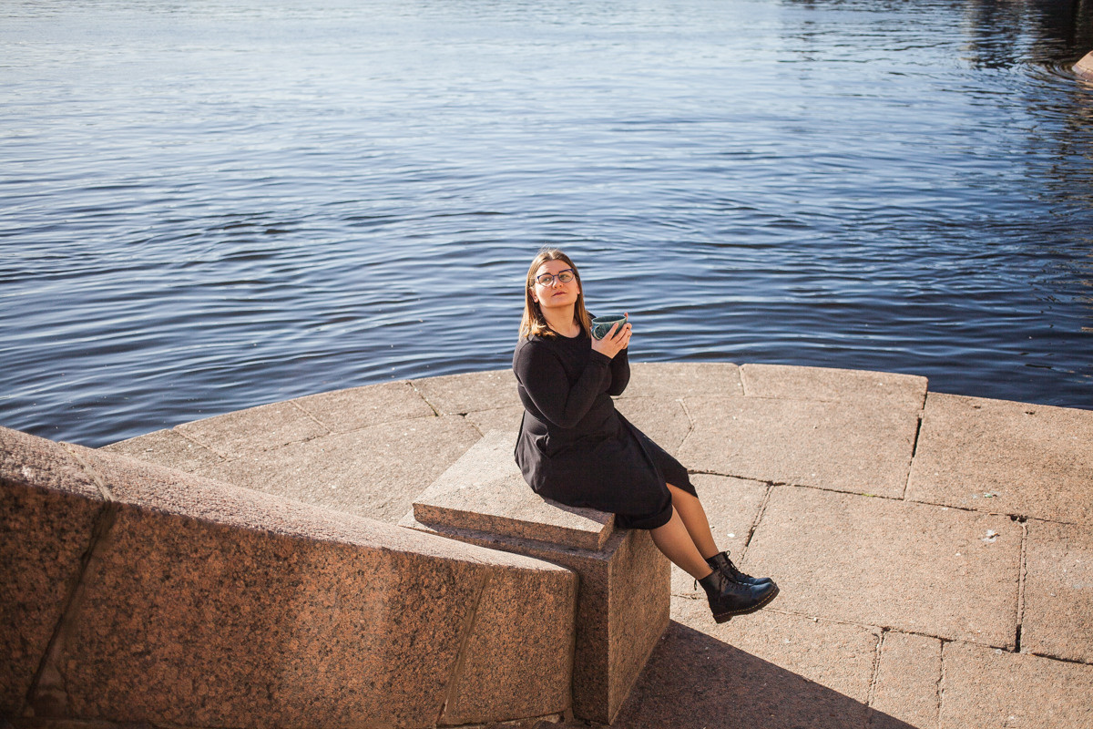 Helen, the guide of the city. Darin the photographer