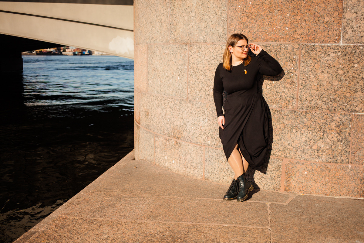 Helen, the guide of the city. Darin the photographer