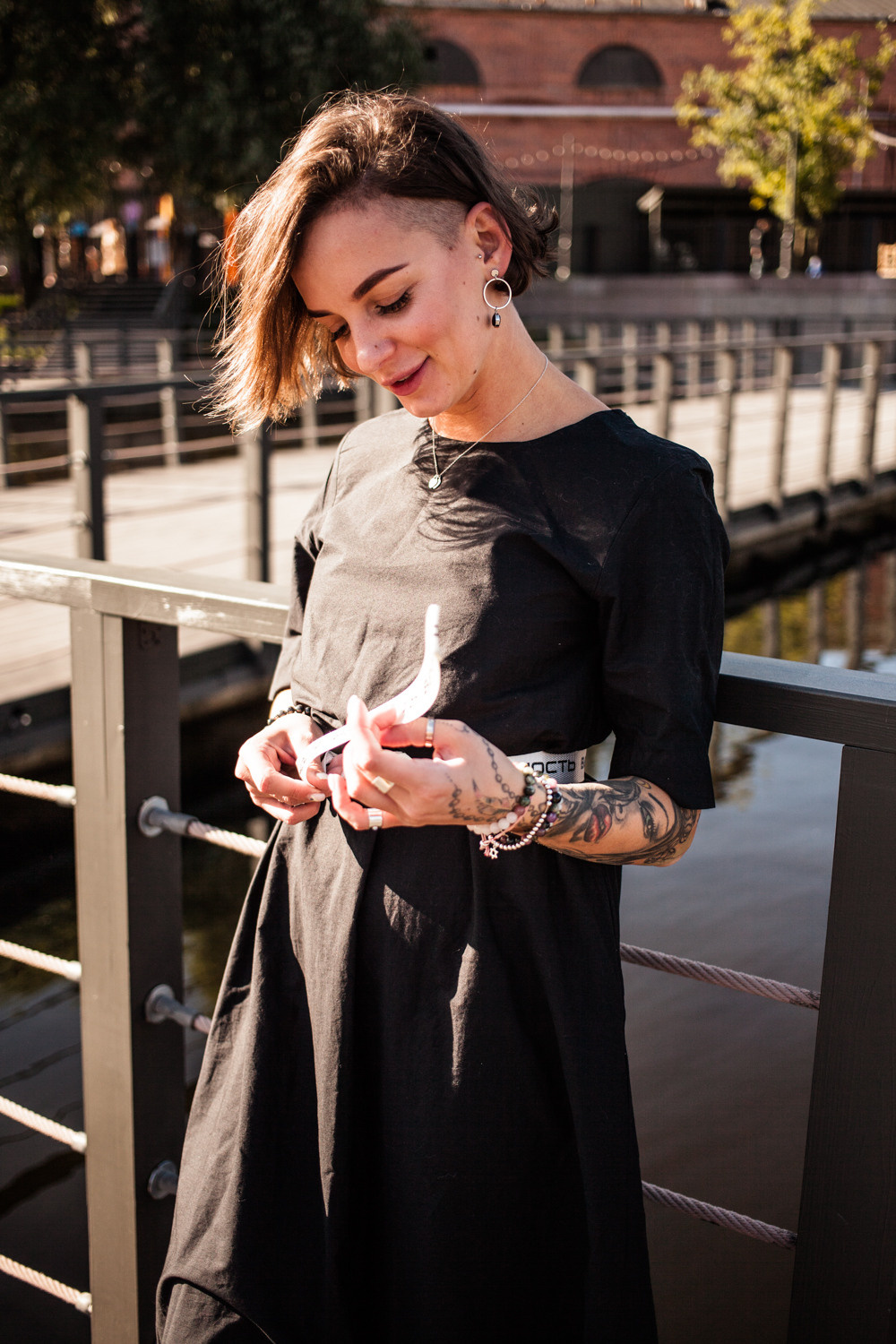 Juliya in the park. Darin the photographer