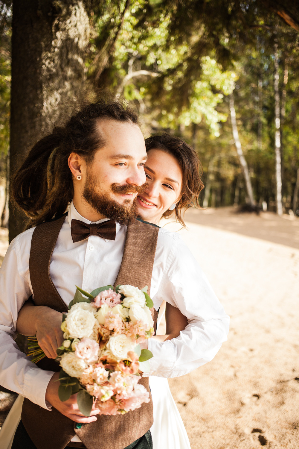 Nata and Vasily wedding on the bay. Darin the photographer