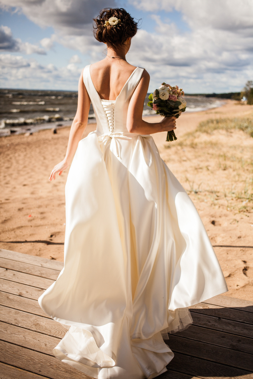 Nata and Vasily wedding on the bay. Darin the photographer