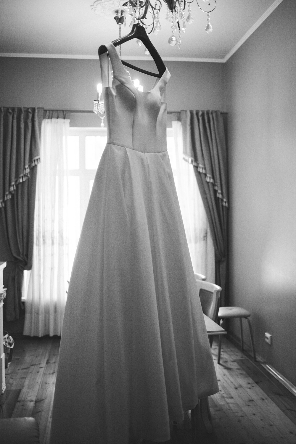 Nata and Vasily wedding on the bay. Darin the photographer