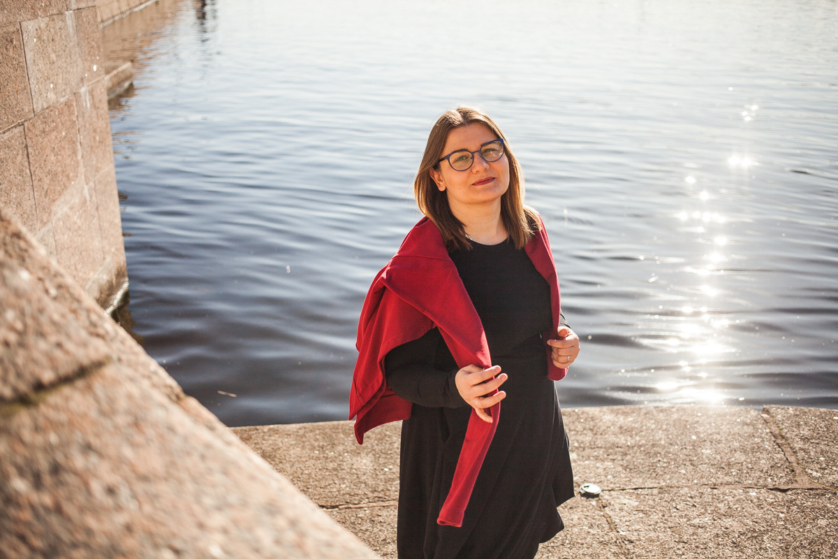 Helen, the guide of the city. Darin the photographer