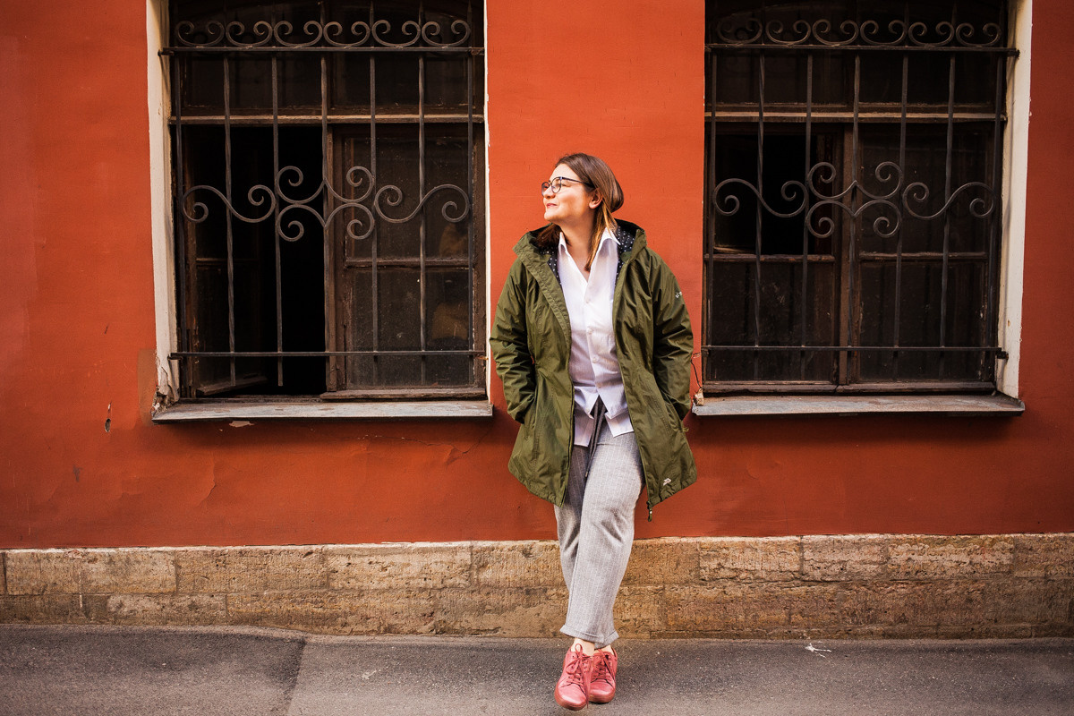 Helen, the guide of the city. Darin the photographer