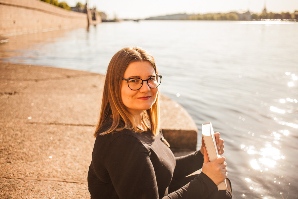 Helen, the guide of the city. Darin the photographer