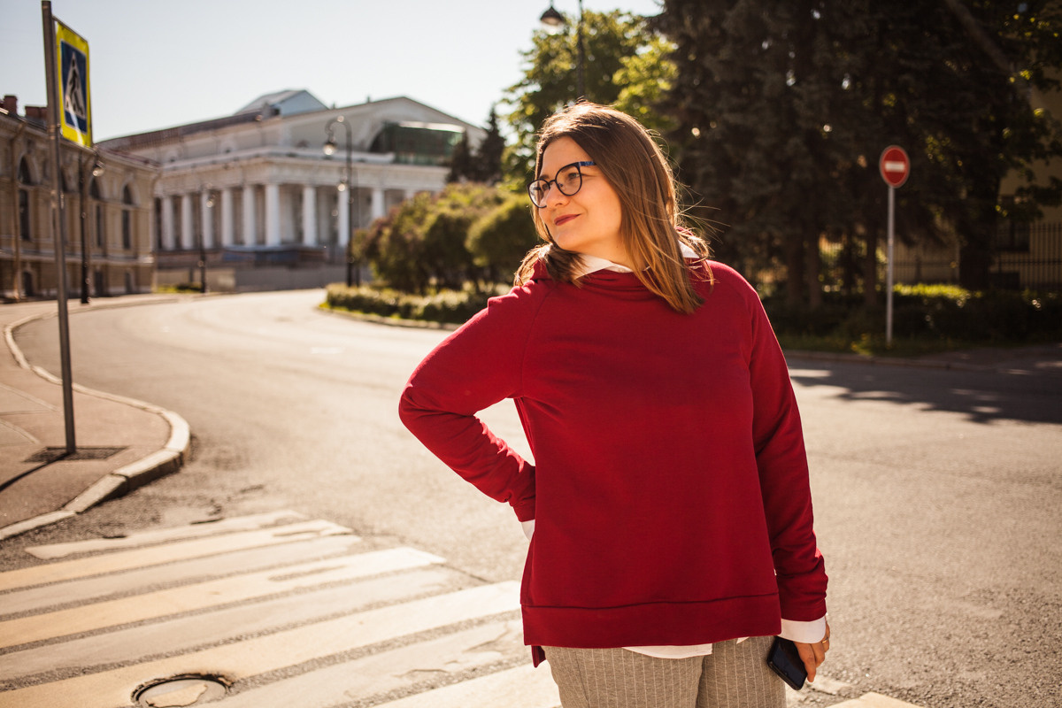 Helen, the guide of the city. Darin the photographer
