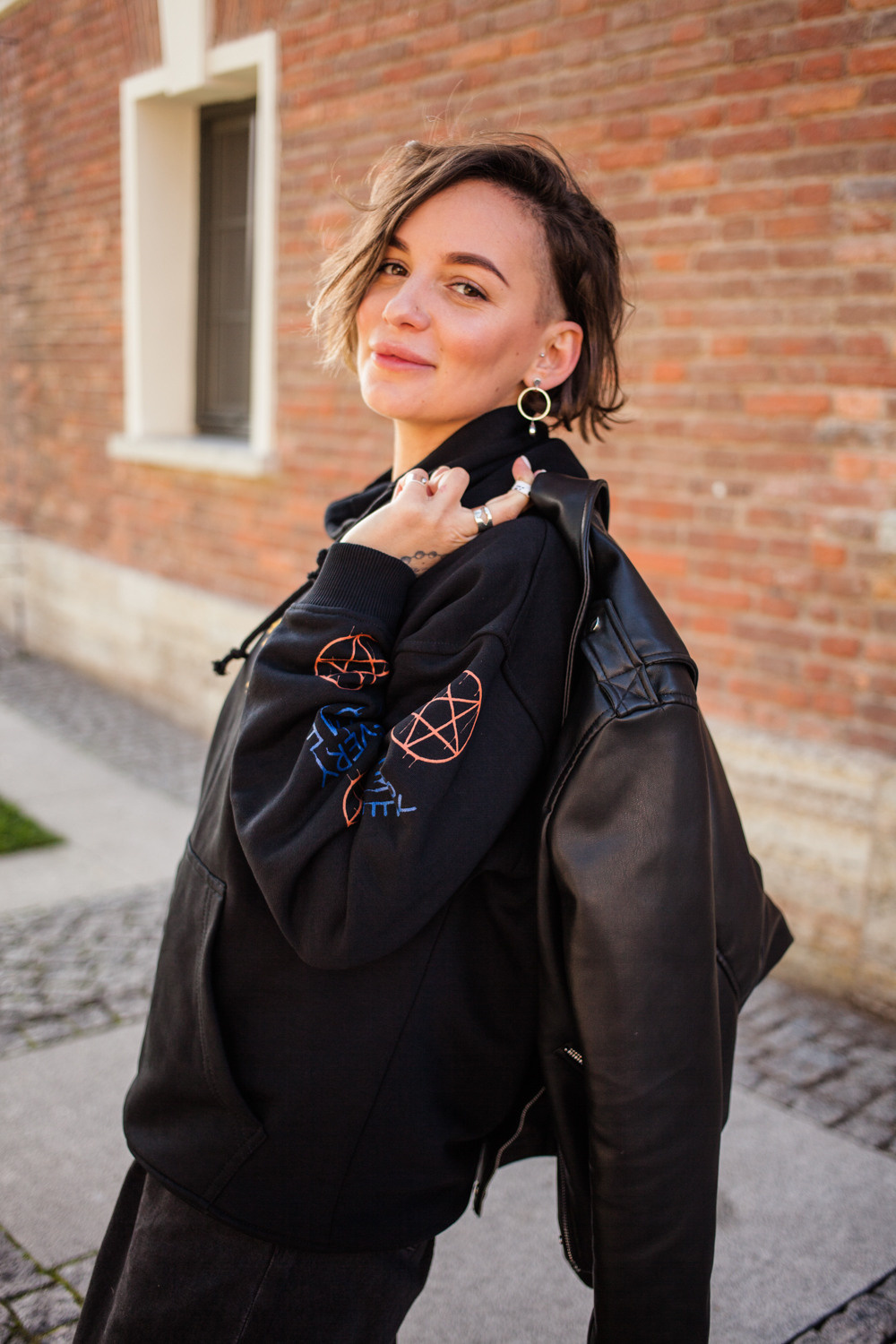 Juliya in the park. Darin the photographer