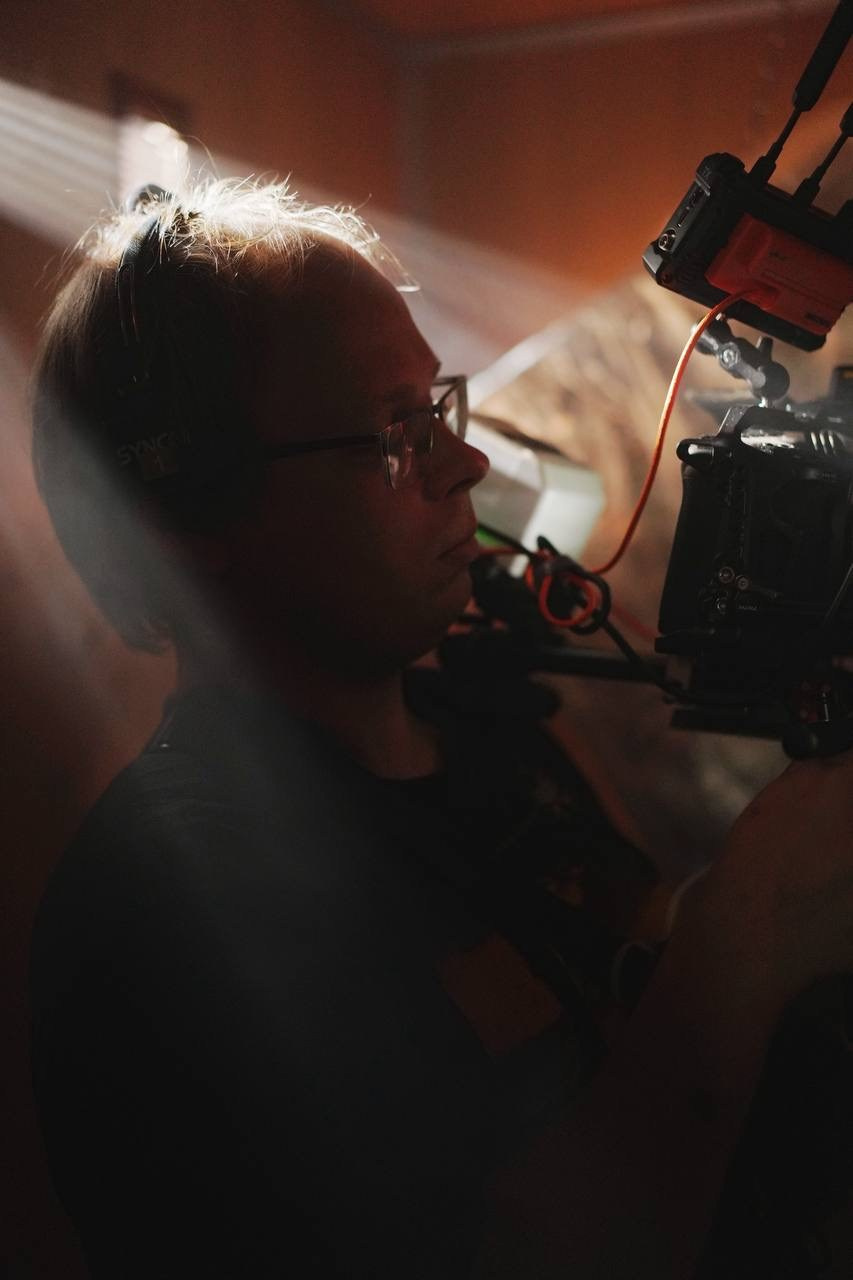 Полный метр «ЛИФТ В ПРОШЛОЕ». Фотограф, оператор и рилсмейкер в Москве — Ася Палагута