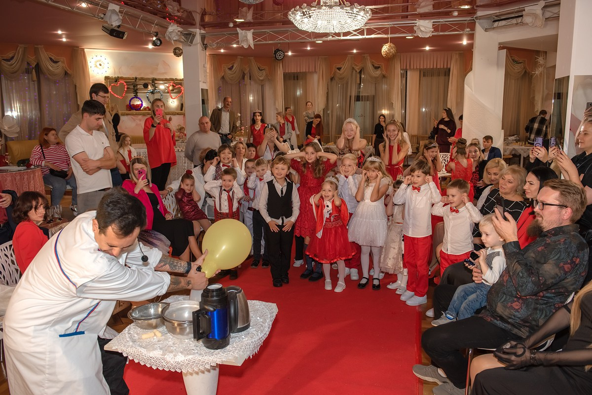 Выпускной в детской школе моделей HAPPYkids 2024. Семейный и коммерческий фотограф в Сочи Александр Бодунов