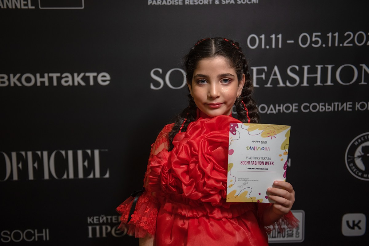 SochiFashionWeek2024 дизайнер Анохина Светлана. Семейный и коммерческий фотограф в Сочи Александр Бодунов