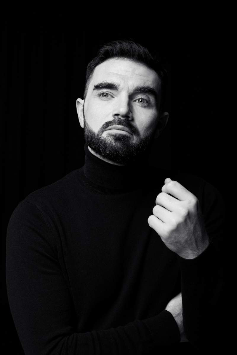 Мужской портрет. BWstudio — фотостудия черно-белой фотографии Алматы. Фотограф Алматы. Фотостудия Алматы