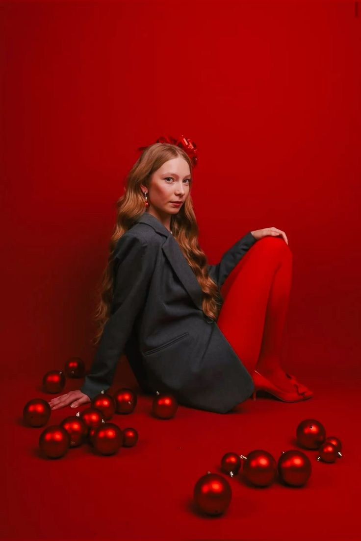 Идеи для новогодней фотосессии в студии на цветном фотофоне. Портретный, свадебный, репортажный фотограф во Владивостоке Юлиана Джули Фокс