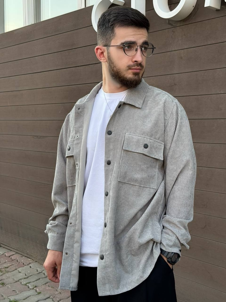 Акбер Ш. LUNAPRO Дом стильных, сборных и индивидуальных съемок для брендов