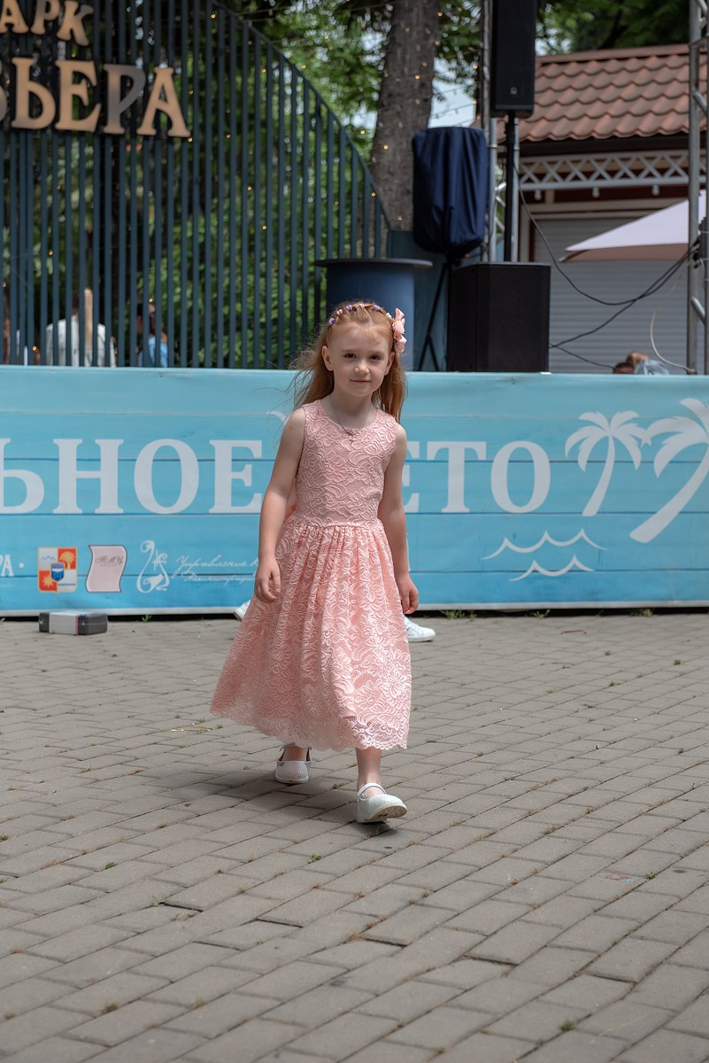 Парк Ривьера дефиле HAPPYkids. Семейный и коммерческий фотограф в Сочи Александр Бодунов