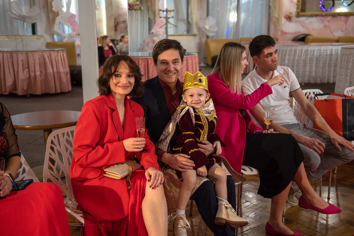 Выпускной в детской школе моделей HAPPYkids 2024. Семейный и коммерческий фотограф в Сочи Александр Бодунов
