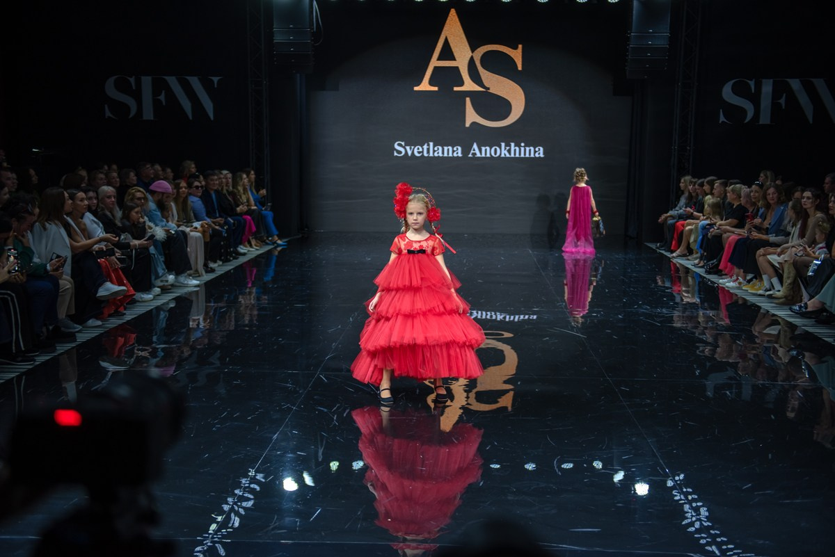 SochiFashionWeek2024 дизайнер Анохина Светлана. Семейный и коммерческий фотограф в Сочи Александр Бодунов
