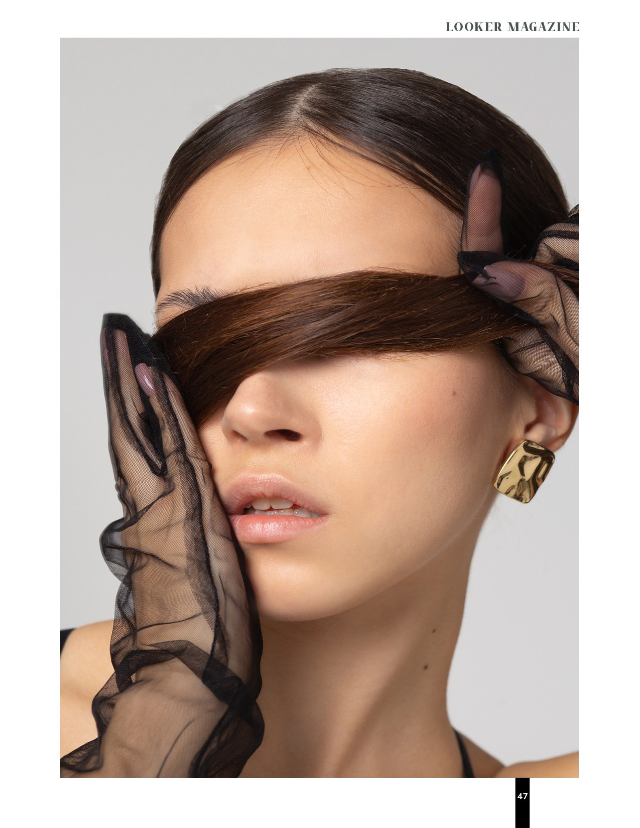 LOOKER Magazine DEC 2024 Алина. Фотограф для Людей и для Брендов в Тамбове. Татьяна Энговатова