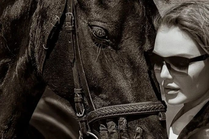 Фотосессия в стиле фэшн Fashion, девушка в солнечных очках