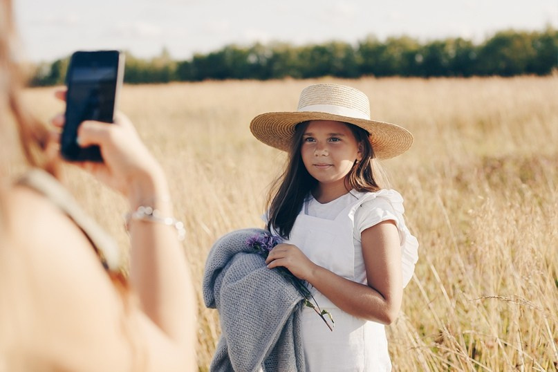 Семейная фотосессия в полях. Фотограф Евгения Мальцева, Архангельск