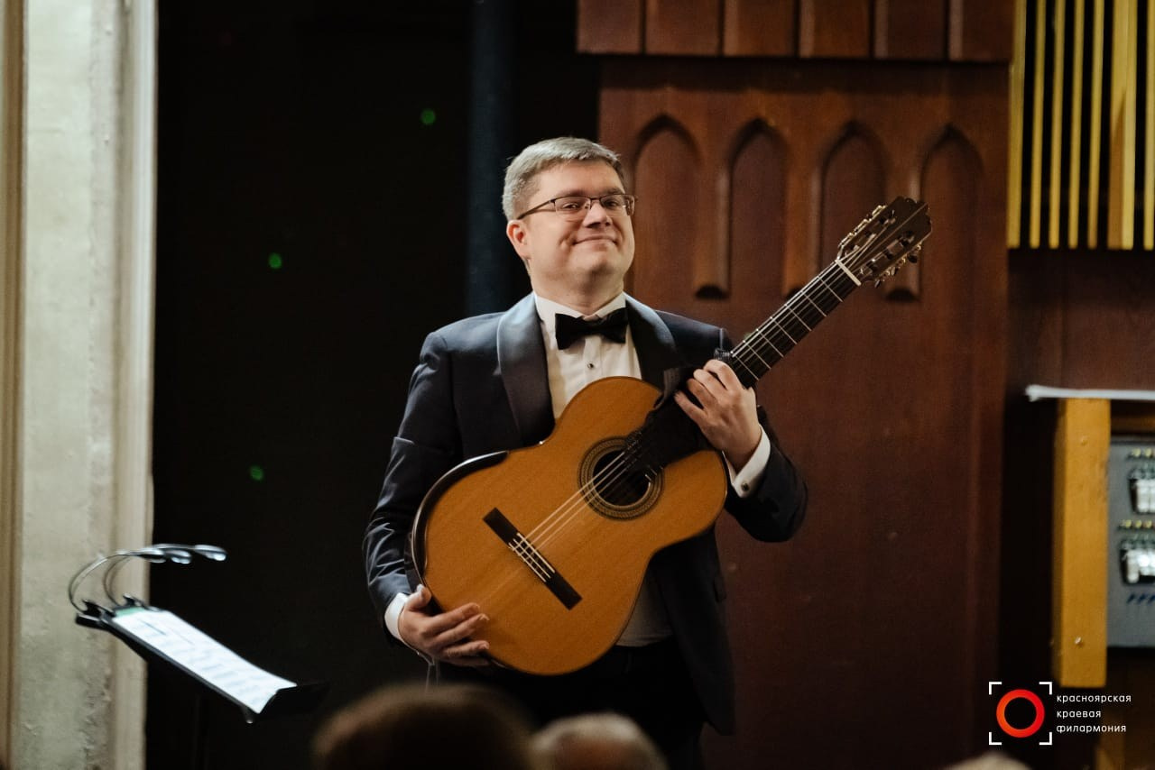 Семейный дуэт Дмитрия и Елизаветы Бородаевых выступил в Красноярске. Дмитрий Бородаев