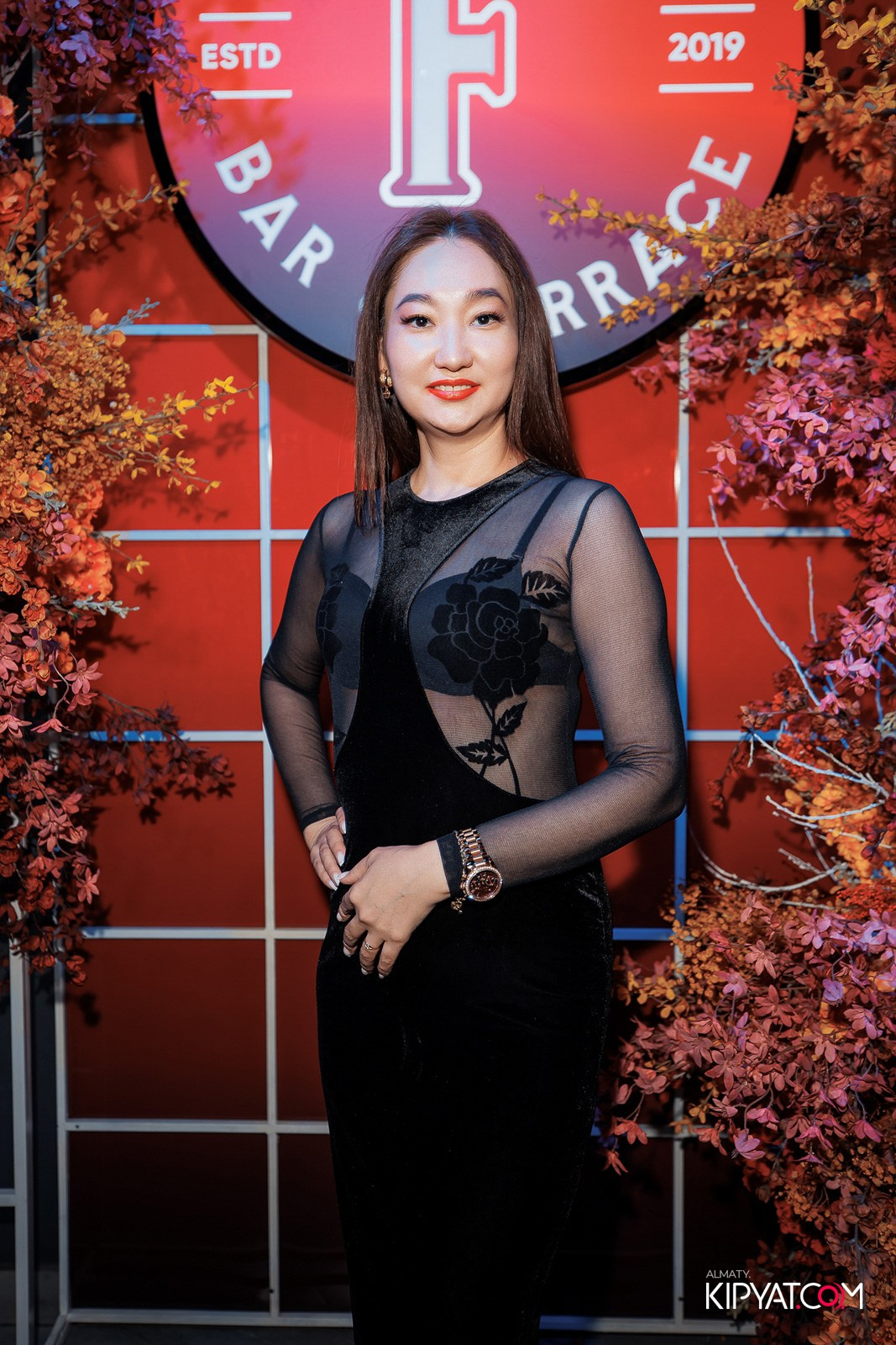 FRIENDS BAR & TERRACE. КИПЯТКОМ АЛМАТЫ!