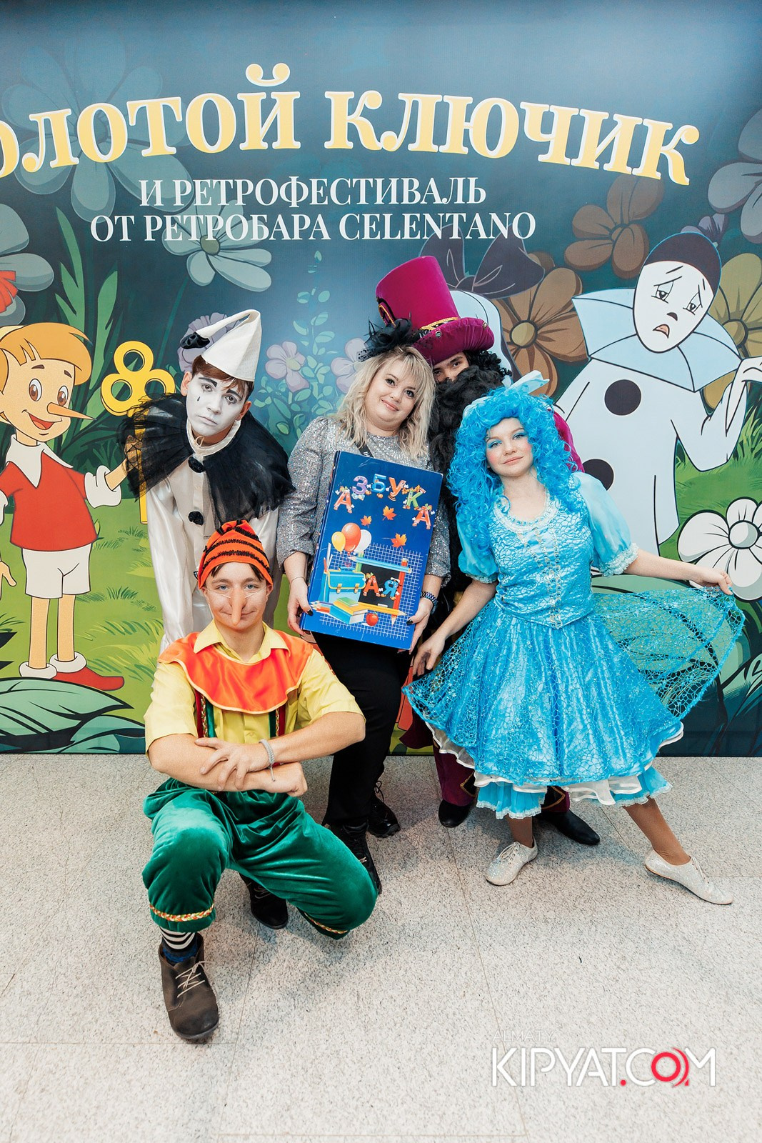 ЗОЛОТОЙ КЛЮЧИК И РЕТРОФЕСТИВАЛЬ ОТ РЕСТОБАРА CELENTANO. КИПЯТКОМ АЛМАТЫ!