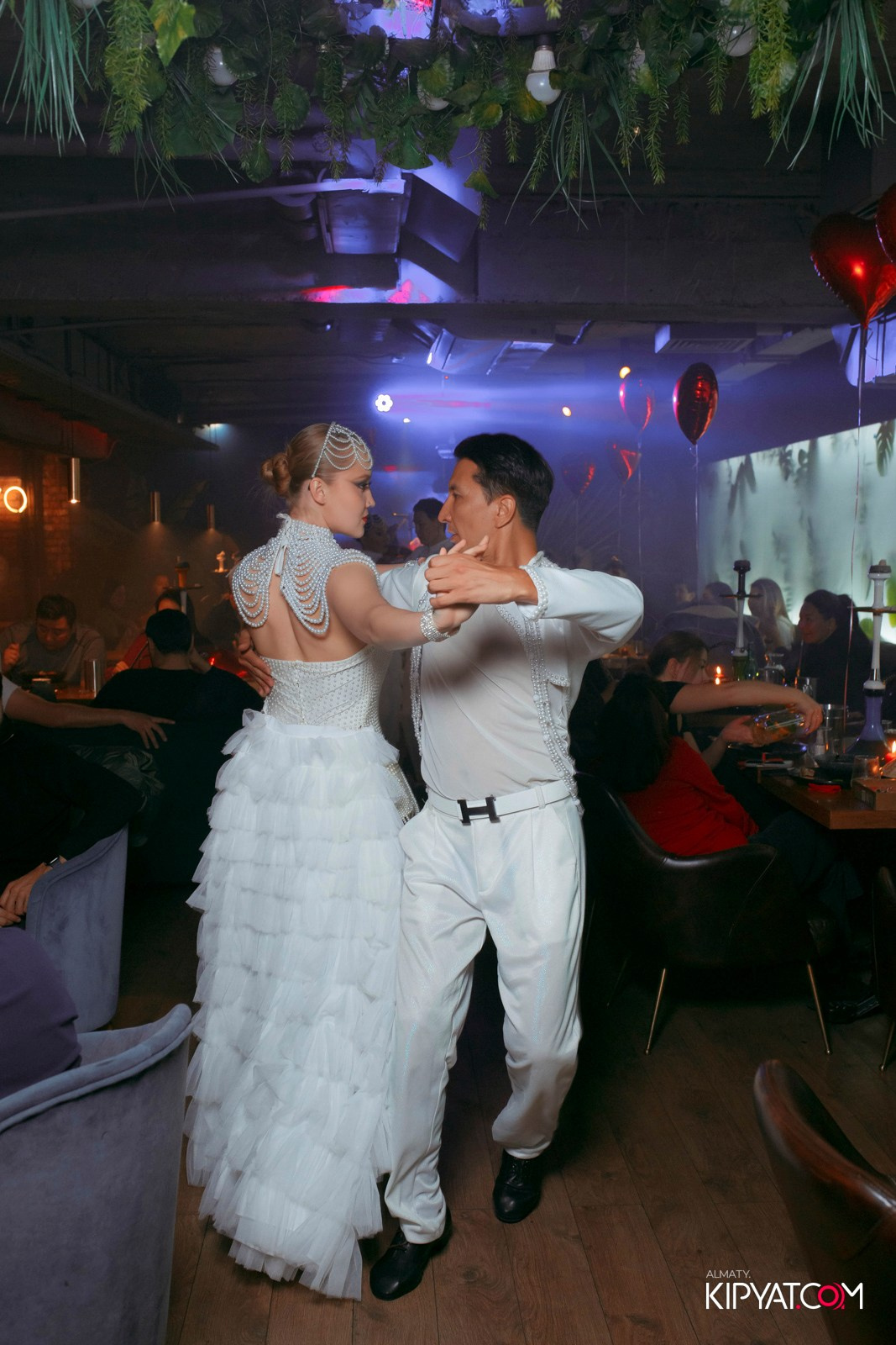 OLOVO BAR НА САТПАЕВА. КИПЯТКОМ АЛМАТЫ! Фотосъемка мероприятий в Алматы