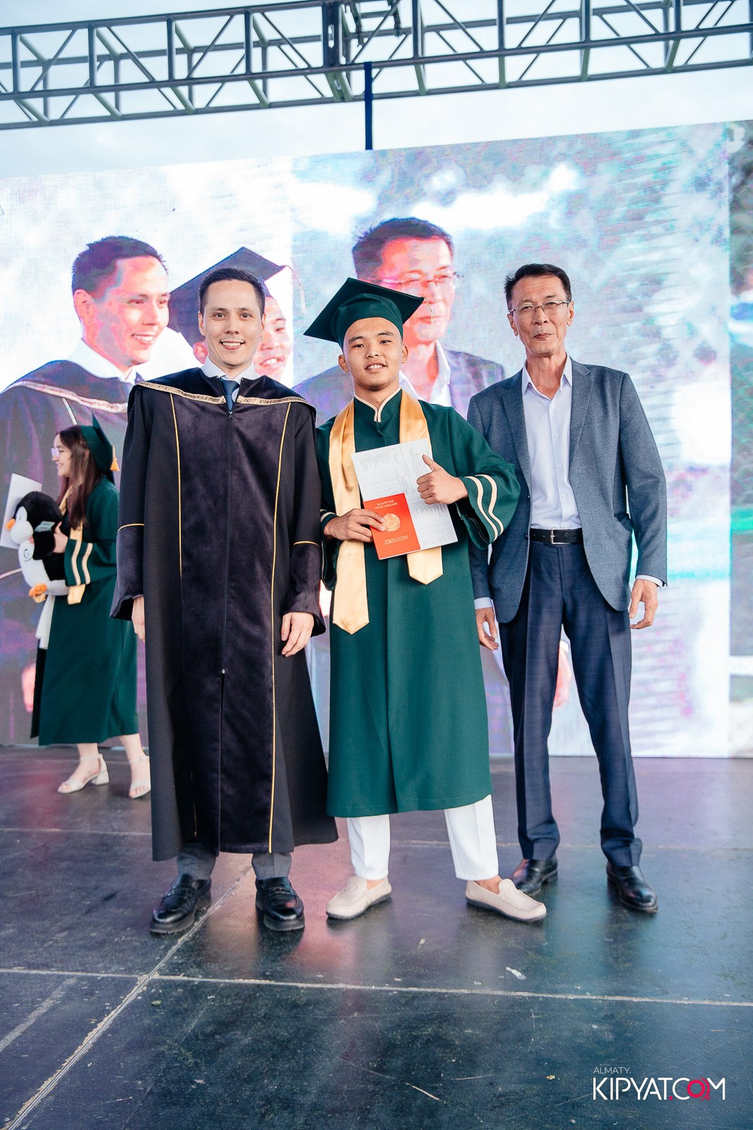 ВРУЧЕНИЕ ДИПЛОМОВ — НАРХОЗ КОЛЛЕДЖ. Part 4. КИПЯТКОМ АЛМАТЫ!