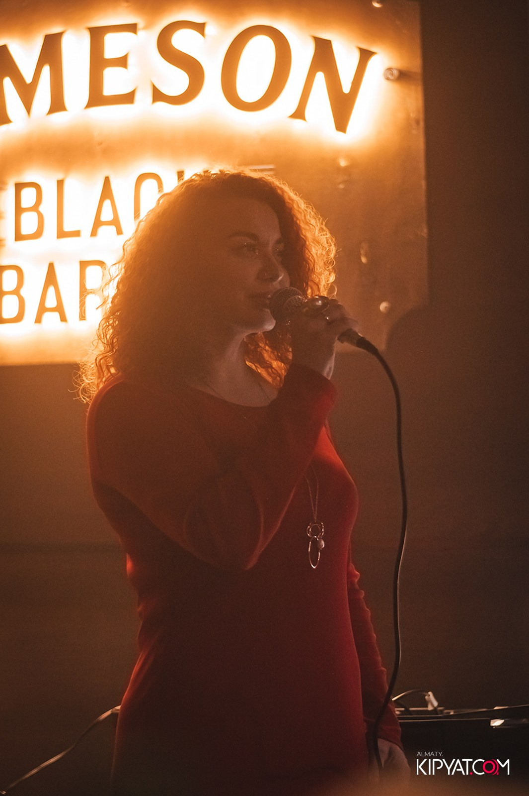 РЕСТО-БАР СКАНДАЛИСТЪ. КИПЯТКОМ АЛМАТЫ!