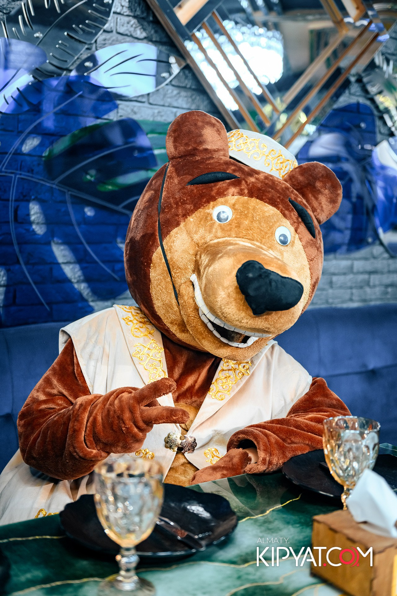 УХО И МЕДВЕДЬ НА ГАГАРИНА. КИПЯТКОМ АЛМАТЫ!