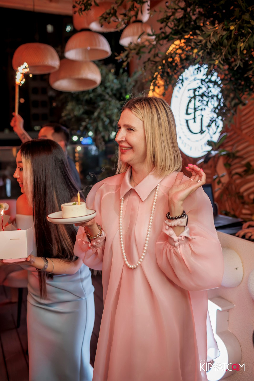 MOOD KARAOKE & TERRACE. КИПЯТКОМ АЛМАТЫ!