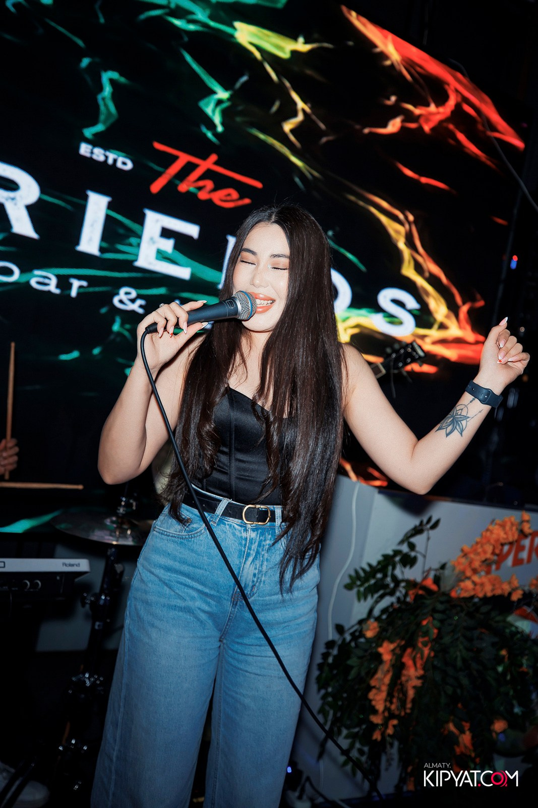 FRIENDS BAR & TERRACE. КИПЯТКОМ АЛМАТЫ!