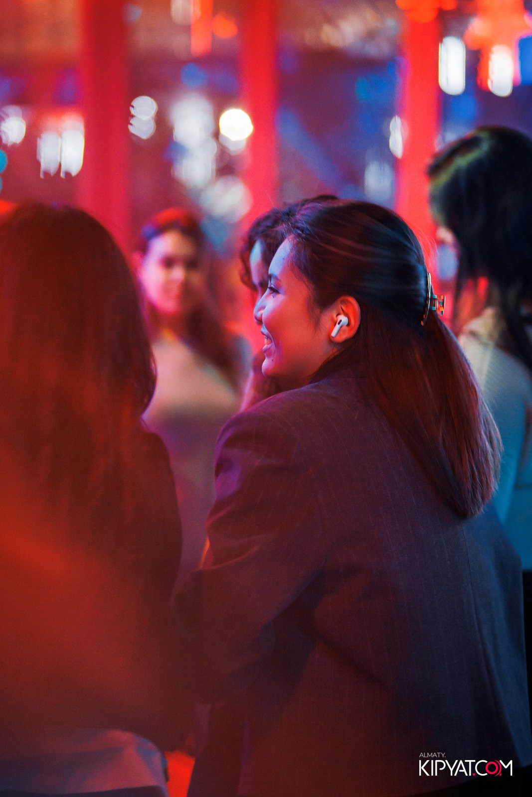 FRIENDS BAR & TERRACE. КИПЯТКОМ АЛМАТЫ!