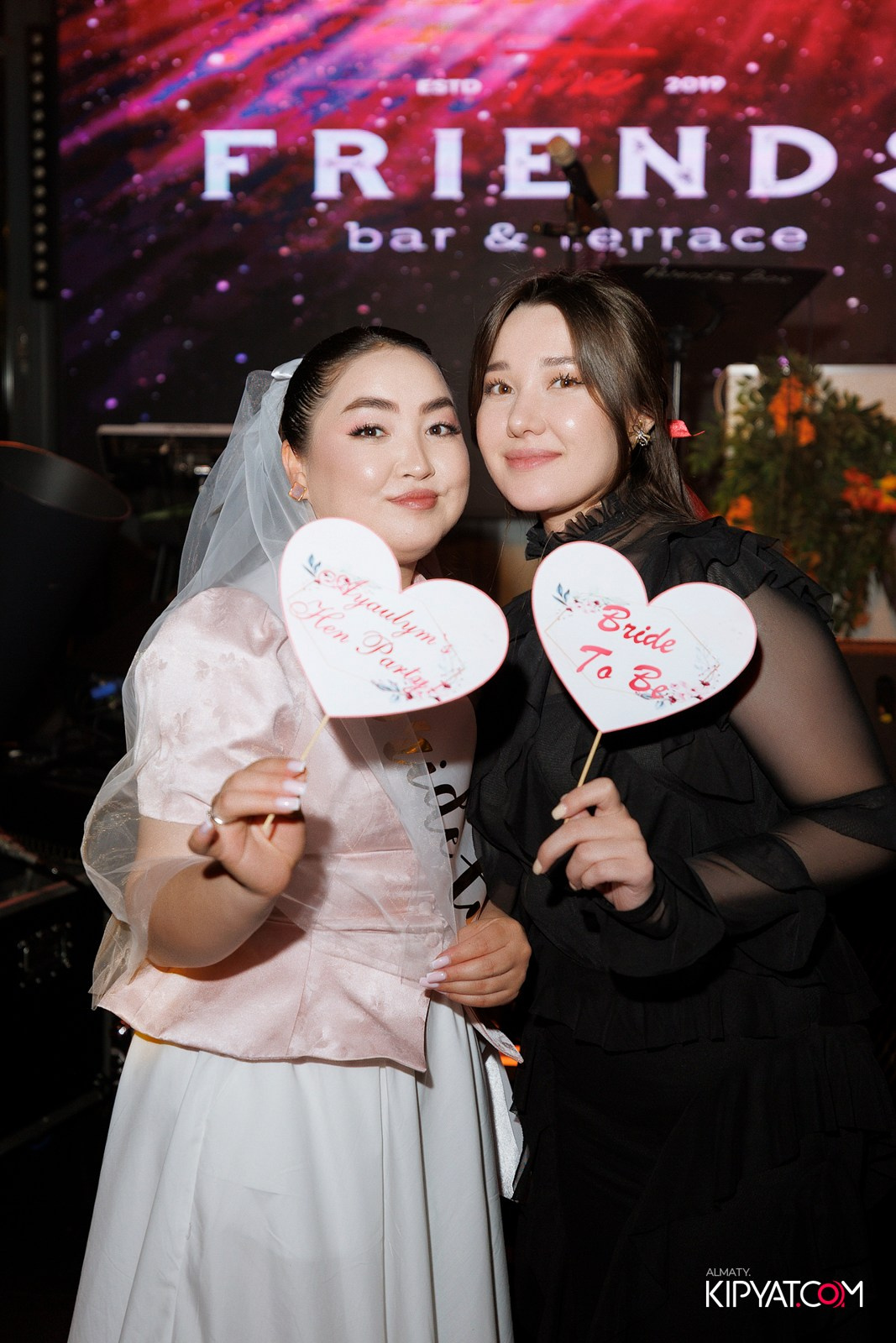 FRIENDS BAR & TERRACE. КИПЯТКОМ АЛМАТЫ! Фотосъемка мероприятий в Алматы
