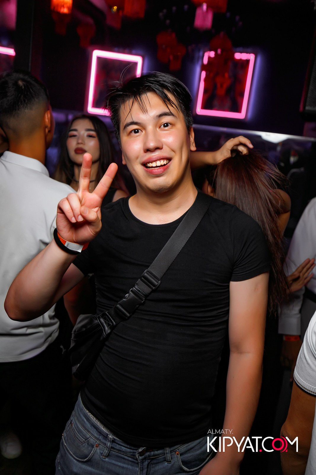 UYAT EMES BAR. КИПЯТКОМ АЛМАТЫ!