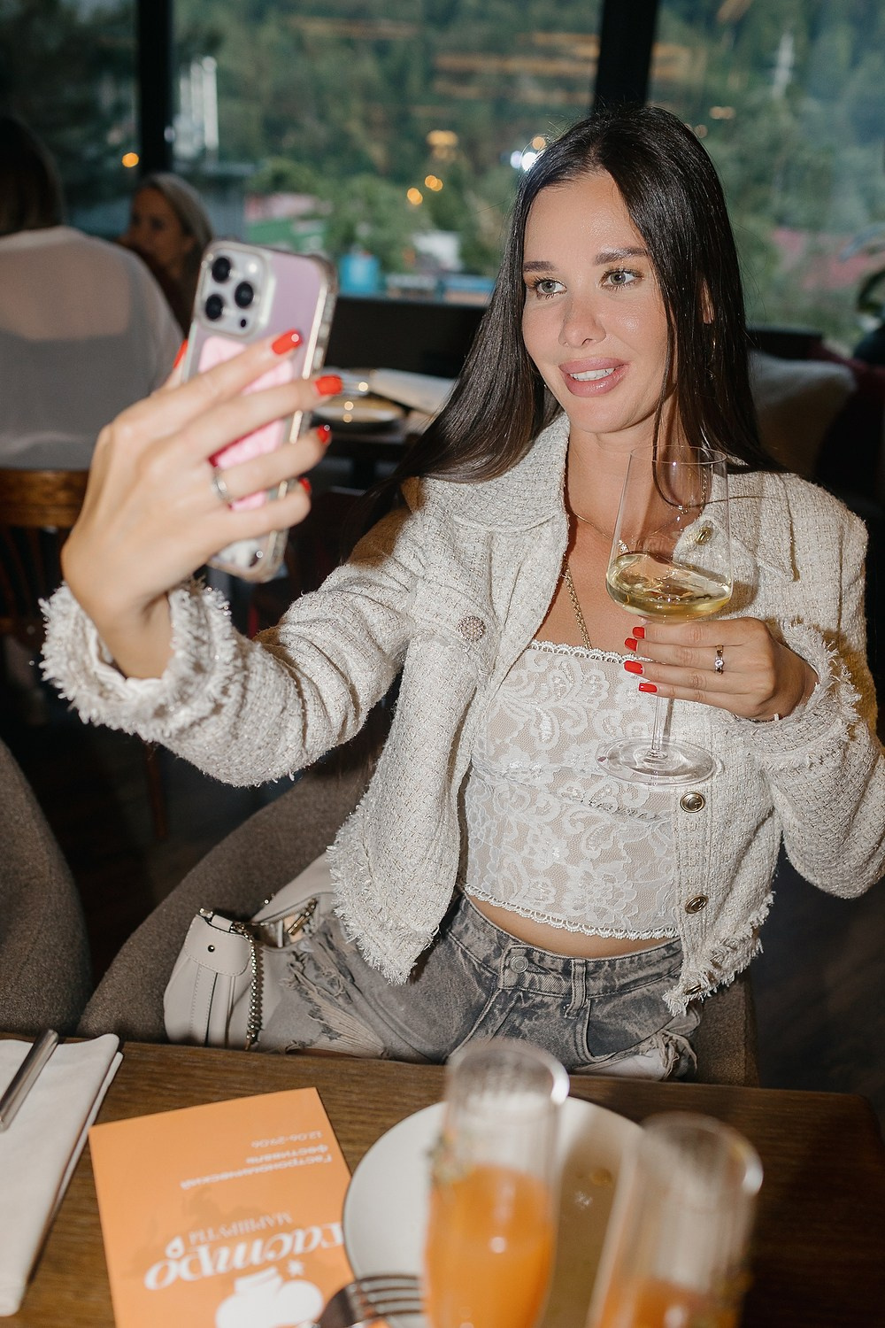 Ужин в CoCo Chalet. RetroChic Фото